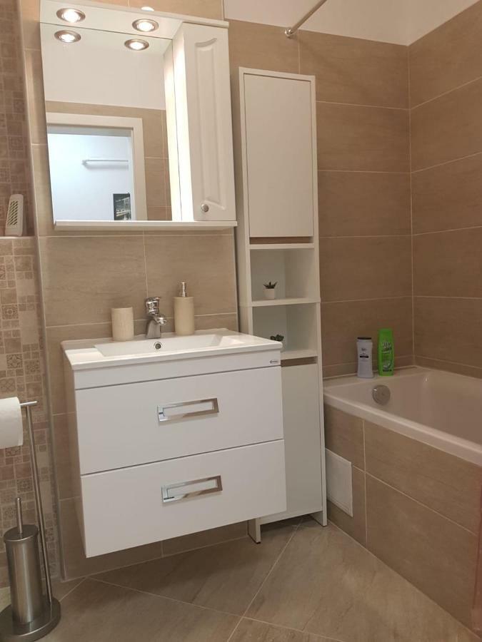 Apartament Monadin 3 Brasov Ngoại thất bức ảnh